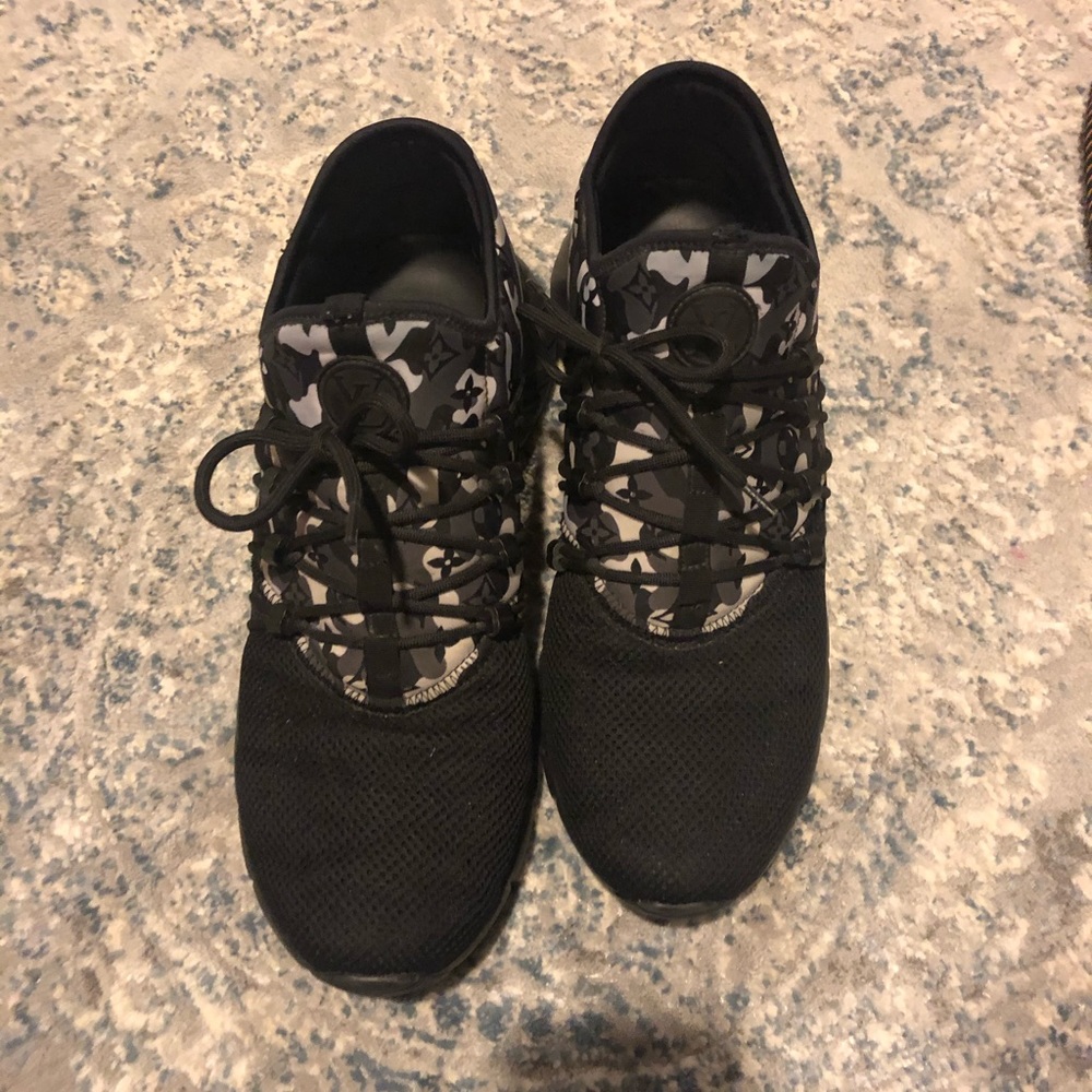 ✨SOLD✨Louis Vuitton sneakers